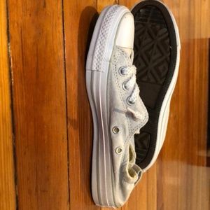 Women's size 6 converse shoreline slip on sneaker